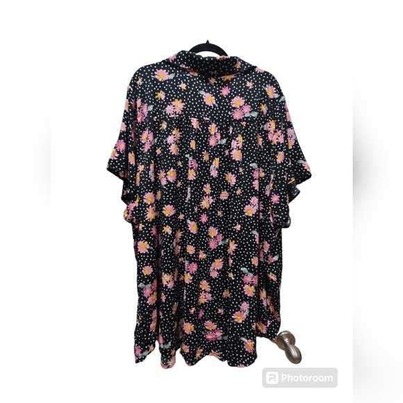 TORRID Sz 6X Polka Dot Floral Button Down Blouse - Picture 4 of 8